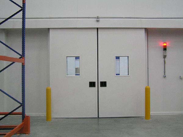 <b>冷庫半埋門</b>